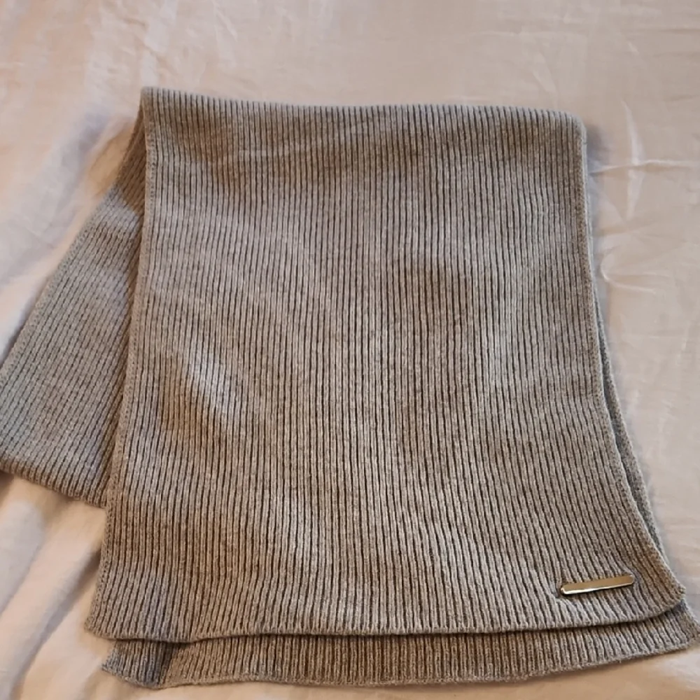 Cuyana Wool Cashmere Knit in Gray - Picture 2 of 5